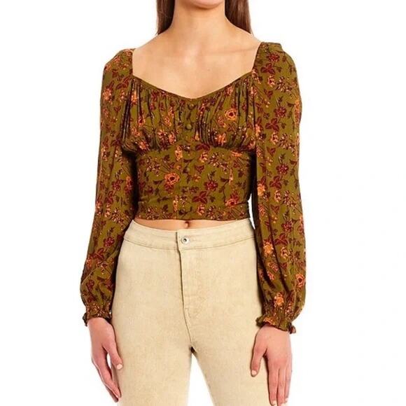 C&V Chelsea & Violet Floral Button Front Cropped Green Peasant Top - Picture 1 of 8